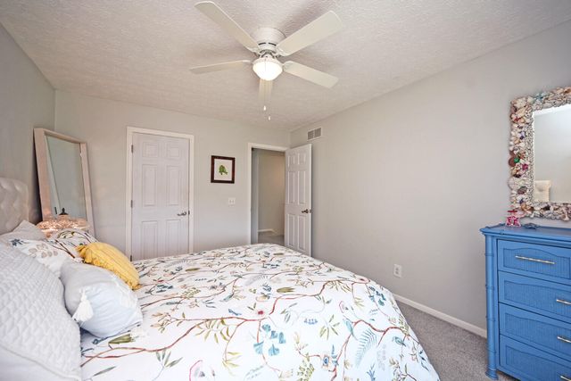 2802 Dry Ridge Court, Villa Hills, KY 41017