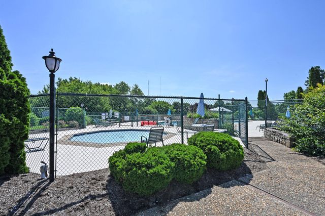 2802 Dry Ridge Court, Villa Hills, KY 41017