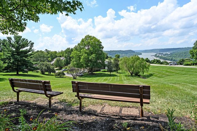 2802 Dry Ridge Court, Villa Hills, KY 41017