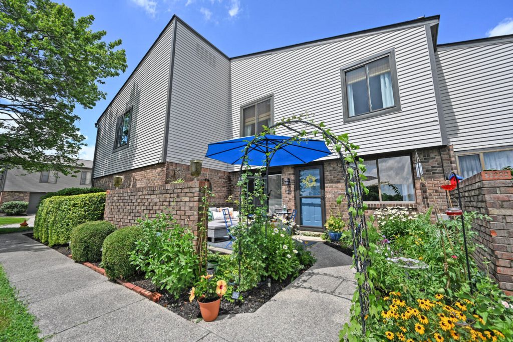 2802 Dry Ridge Court, Villa Hills, KY 41017
