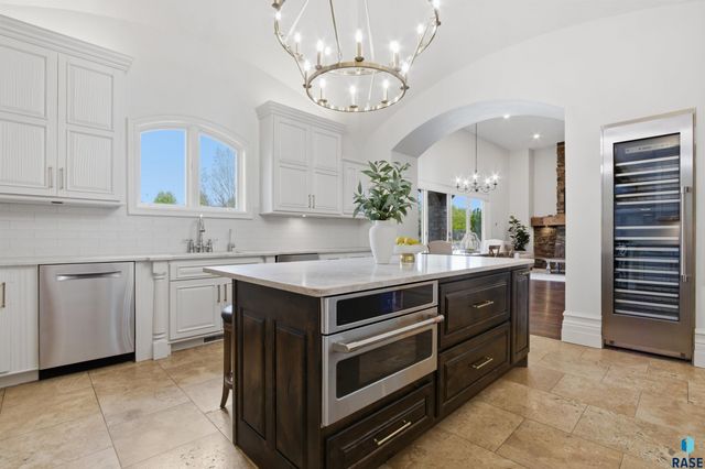 217 W 77th St Street, Sioux Falls, SD 57108