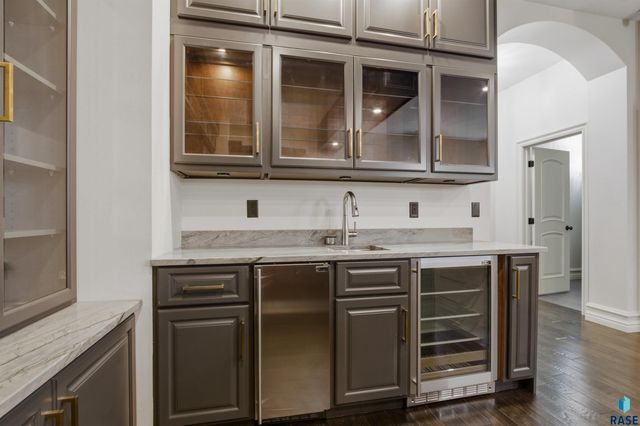 217 W 77th St Street, Sioux Falls, SD 57108