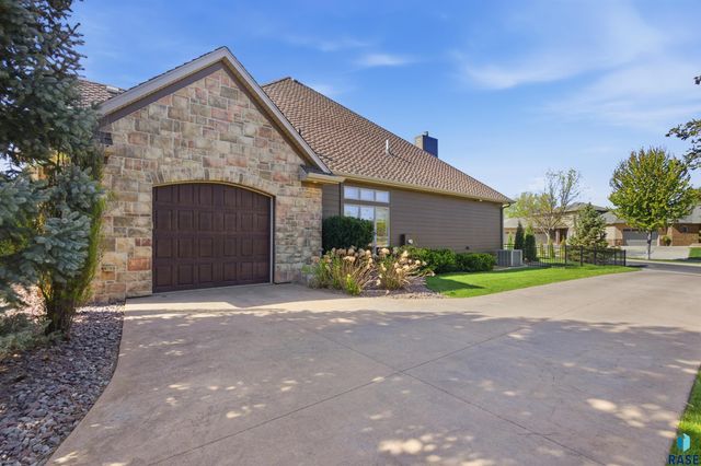 217 W 77th St Street, Sioux Falls, SD 57108