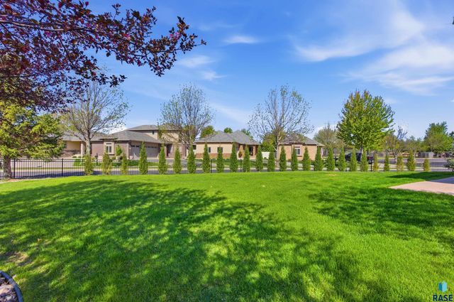217 W 77th St Street, Sioux Falls, SD 57108
