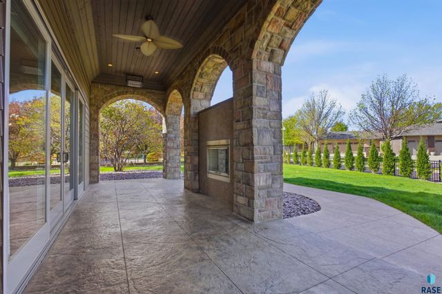 217 W 77th St Street, Sioux Falls, SD 57108