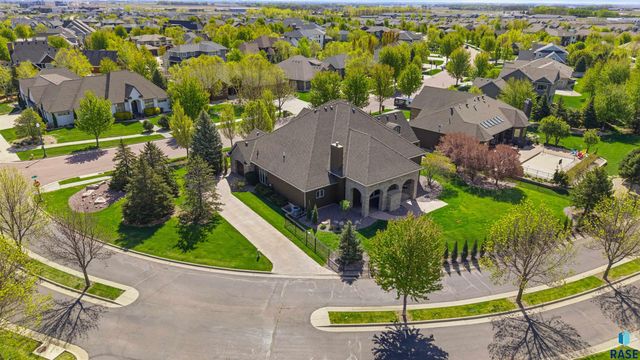 217 W 77th St Street, Sioux Falls, SD 57108