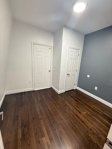 112 Hollingsworth St 5, Lynn, MA 01902