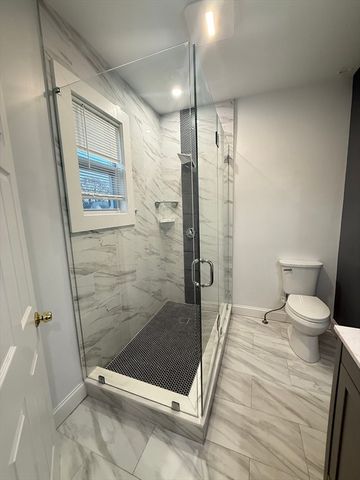 112 Hollingsworth St 5, Lynn, MA 01902