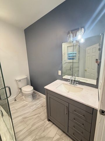 112 Hollingsworth St 5, Lynn, MA 01902