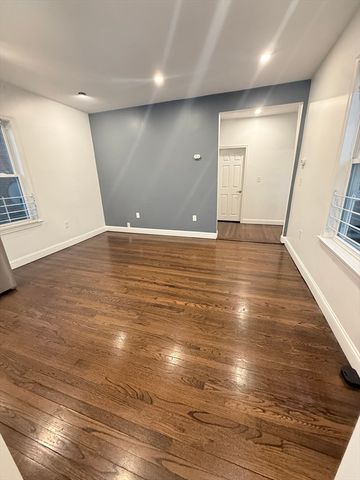 112 Hollingsworth St 5, Lynn, MA 01902