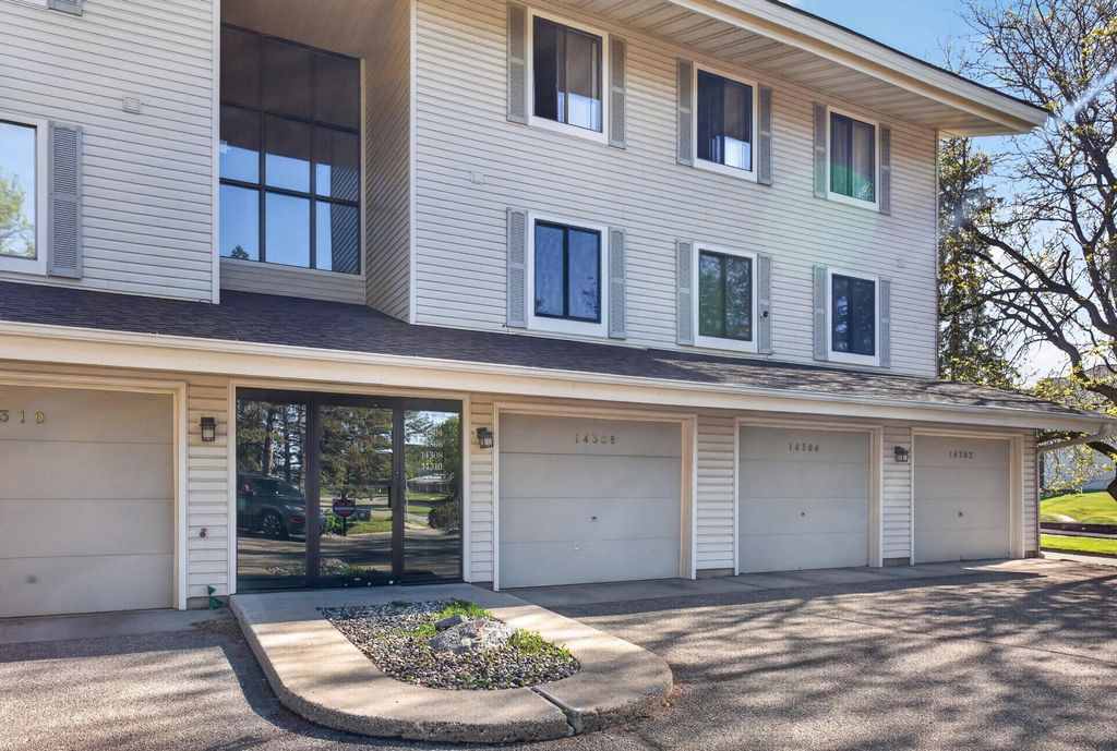 14302 Fairway Drive, Eden Prairie, MN 55344