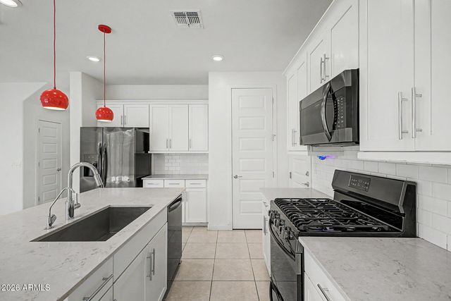 939 E DANBURY Drive, Phoenix, AZ 85022