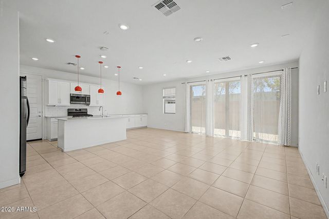 939 E DANBURY Drive, Phoenix, AZ 85022