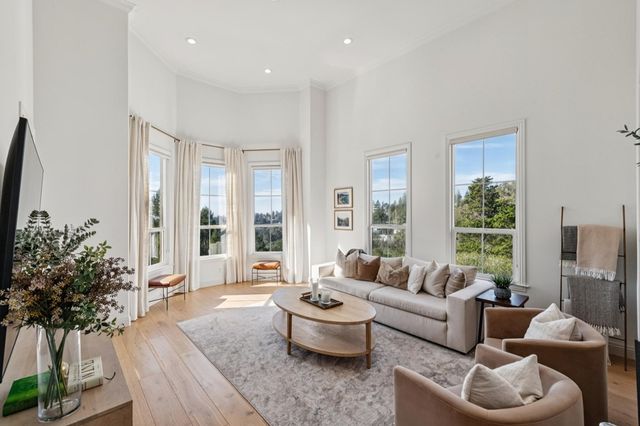 6194 6194 Mazuela Dr, Oakland, CA 94611