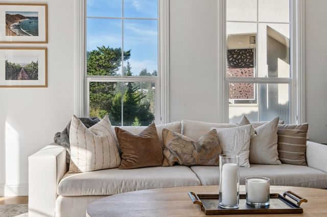 6194 6194 Mazuela Dr, Oakland, CA 94611