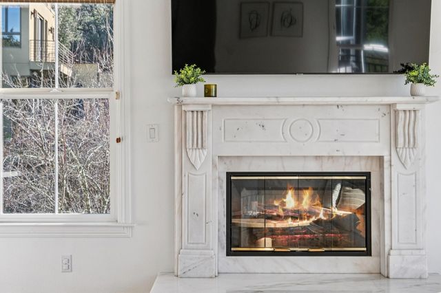 6194 6194 Mazuela Dr, Oakland, CA 94611