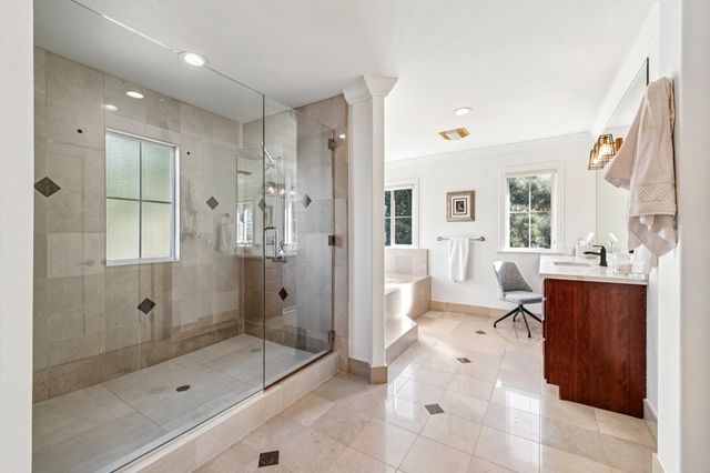 6194 6194 Mazuela Dr, Oakland, CA 94611