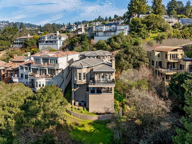 6194 6194 Mazuela Dr, Oakland, CA 94611