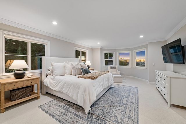 6194 6194 Mazuela Dr, Oakland, CA 94611