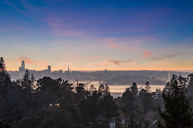 6194 6194 Mazuela Dr, Oakland, CA 94611