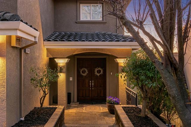 6194 6194 Mazuela Dr, Oakland, CA 94611