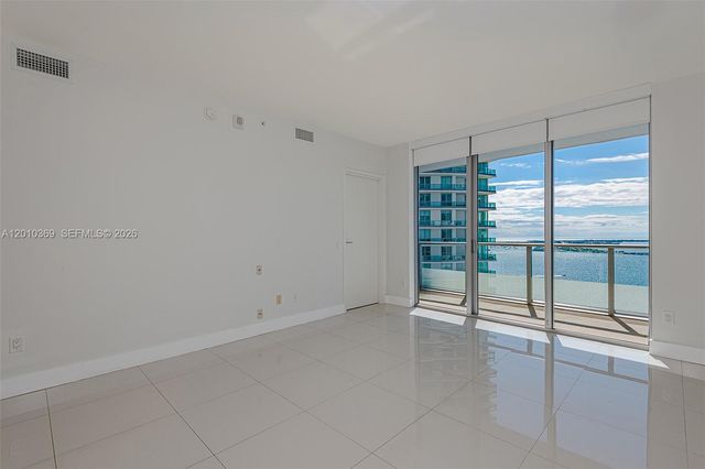 1300 Brickell Bay Dr 2808, Miami, FL 33131