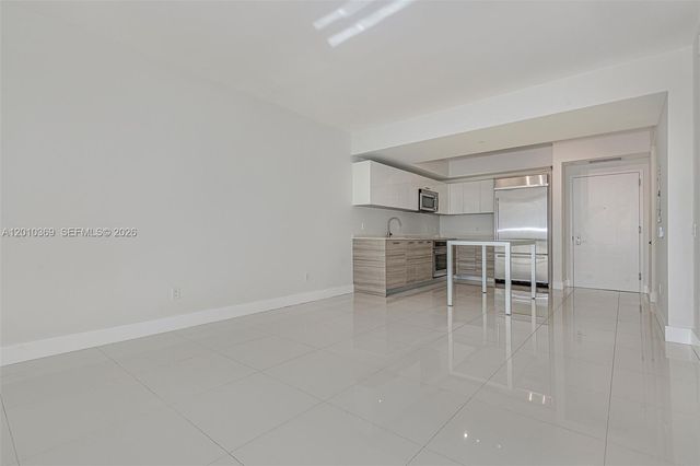 1300 Brickell Bay Dr 2808, Miami, FL 33131