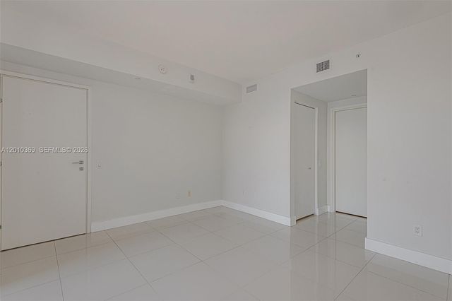 1300 Brickell Bay Dr 2808, Miami, FL 33131