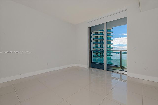 1300 Brickell Bay Dr 2808, Miami, FL 33131