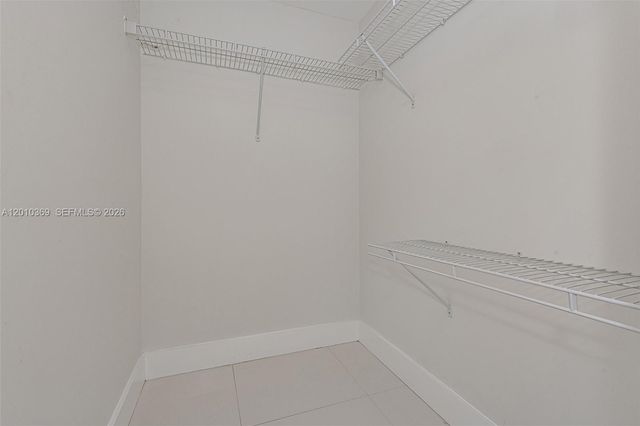 1300 Brickell Bay Dr 2808, Miami, FL 33131