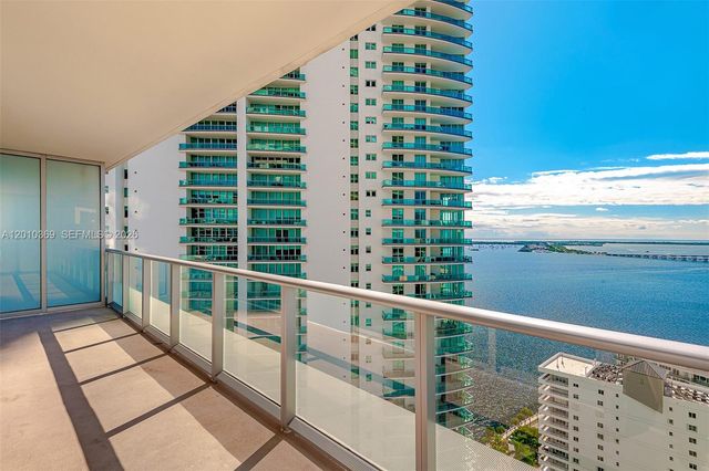 1300 Brickell Bay Dr 2808, Miami, FL 33131