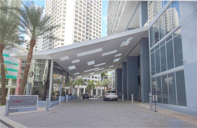 1300 Brickell Bay Dr 2808, Miami, FL 33131