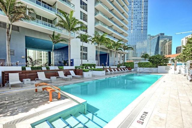 1300 Brickell Bay Dr 2808, Miami, FL 33131