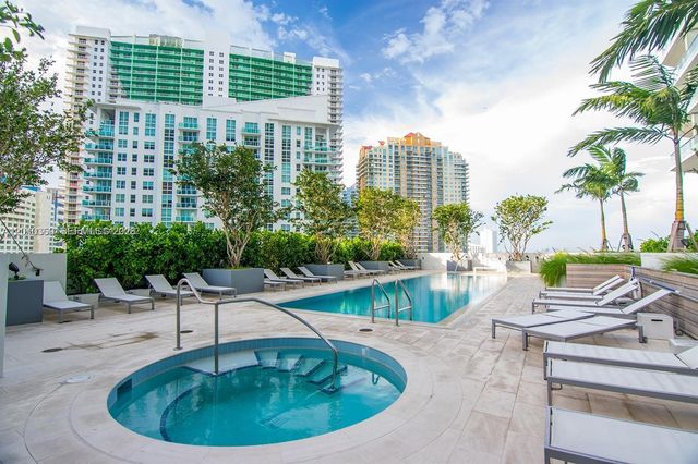 1300 Brickell Bay Dr 2808, Miami, FL 33131