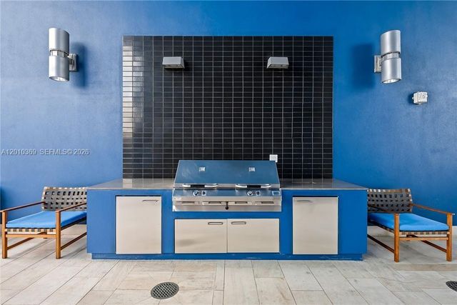 1300 Brickell Bay Dr 2808, Miami, FL 33131