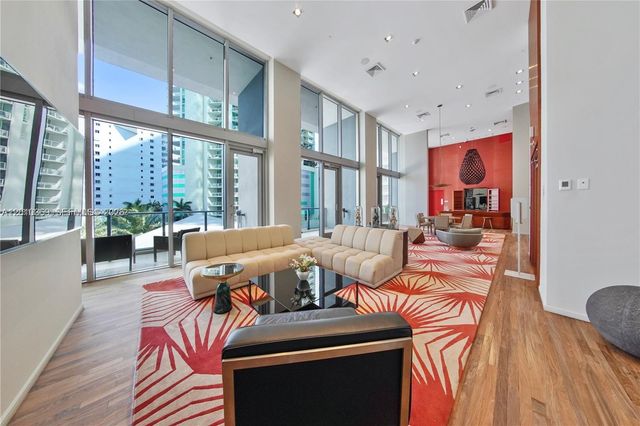 1300 Brickell Bay Dr 2808, Miami, FL 33131