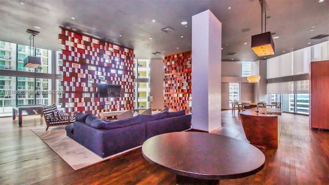 1300 Brickell Bay Dr 2808, Miami, FL 33131