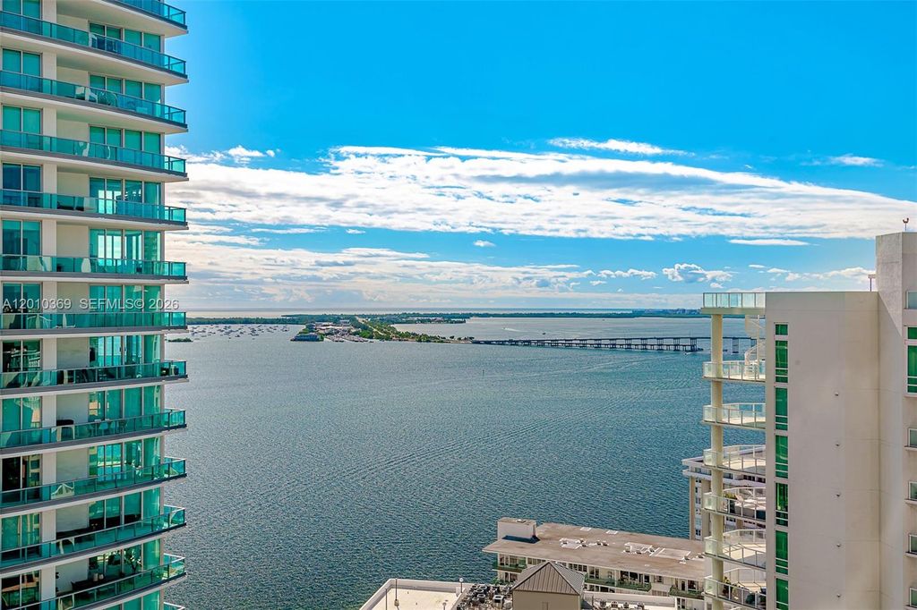 1300 Brickell Bay Dr 2808, Miami, FL 33131