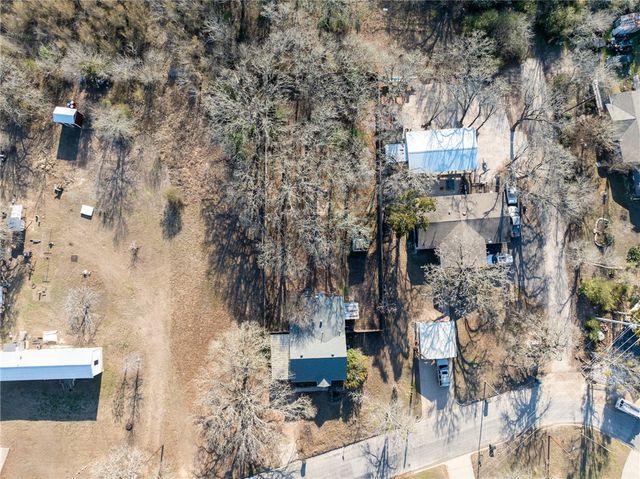 1014 Suncrest Street, Bryan, TX 77803