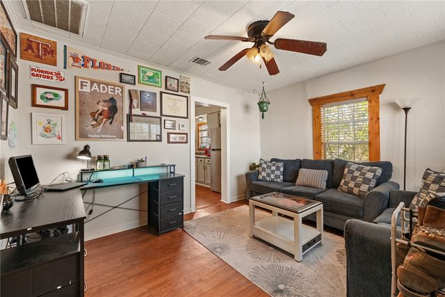 1014 Suncrest Street, Bryan, TX 77803