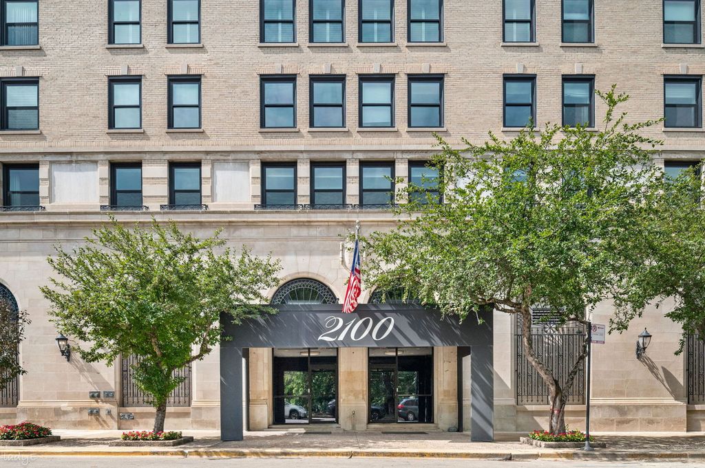 2100 N Lincoln Park West 3ES, Chicago, IL 60614 — photo 2