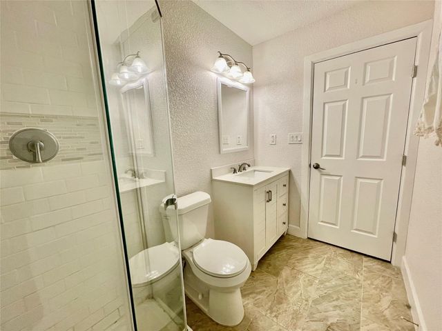 244 Caladium Street, Lake Jackson, TX 77566