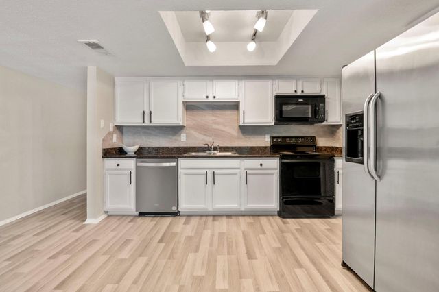 14777 Wunderlich Drive 2302, Houston, TX 77069