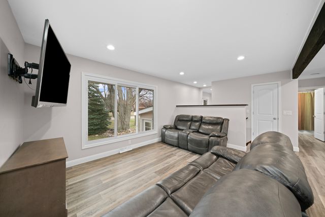 1871 Irene Road, Lake Holiday, IL 60548