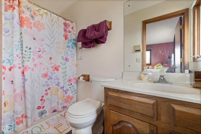 1105 Harmony Road, Jonesborough, TN 37659