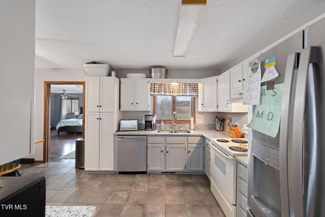 1105 Harmony Road, Jonesborough, TN 37659