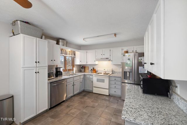 1105 Harmony Road, Jonesborough, TN 37659