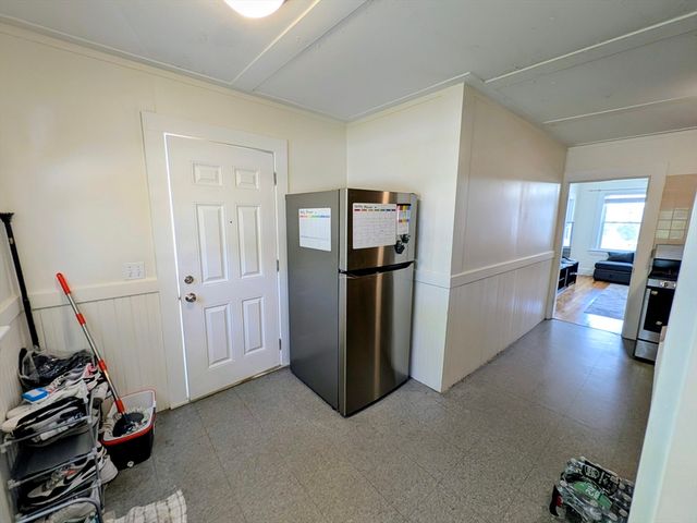58 Ash St 3, Waltham, MA 02453