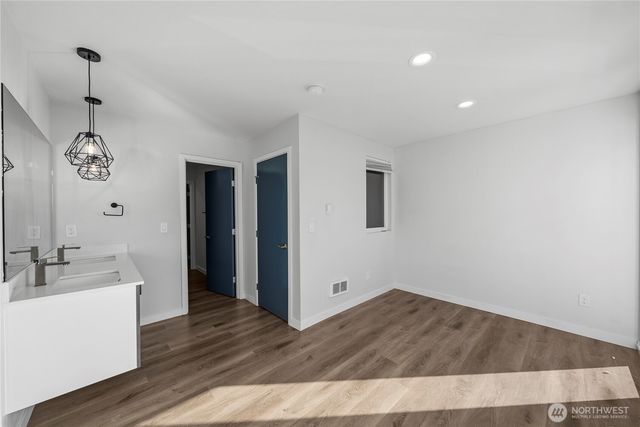 9462 20th Avenue SW, Seattle, WA 98106