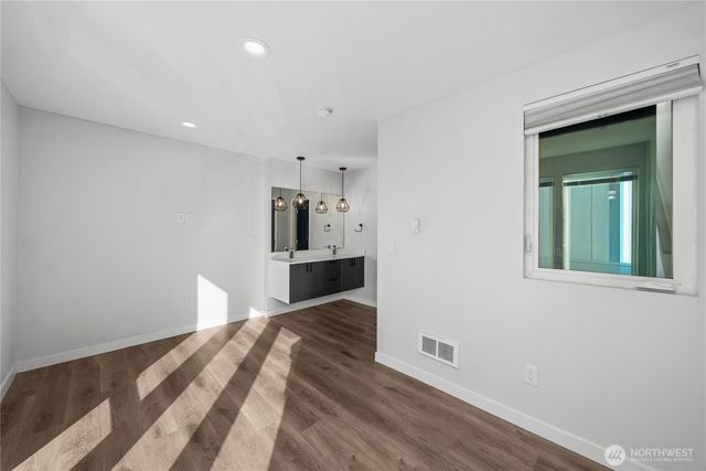 9462 20th Avenue SW, Seattle, WA 98106